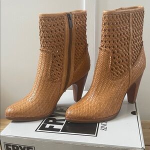 Frye Women's Tan Woven Ankle Booties Size 8